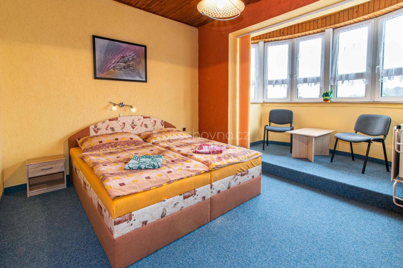 Pension Astoria Klášterec nad Ohří Zewnętrze zdjęcie